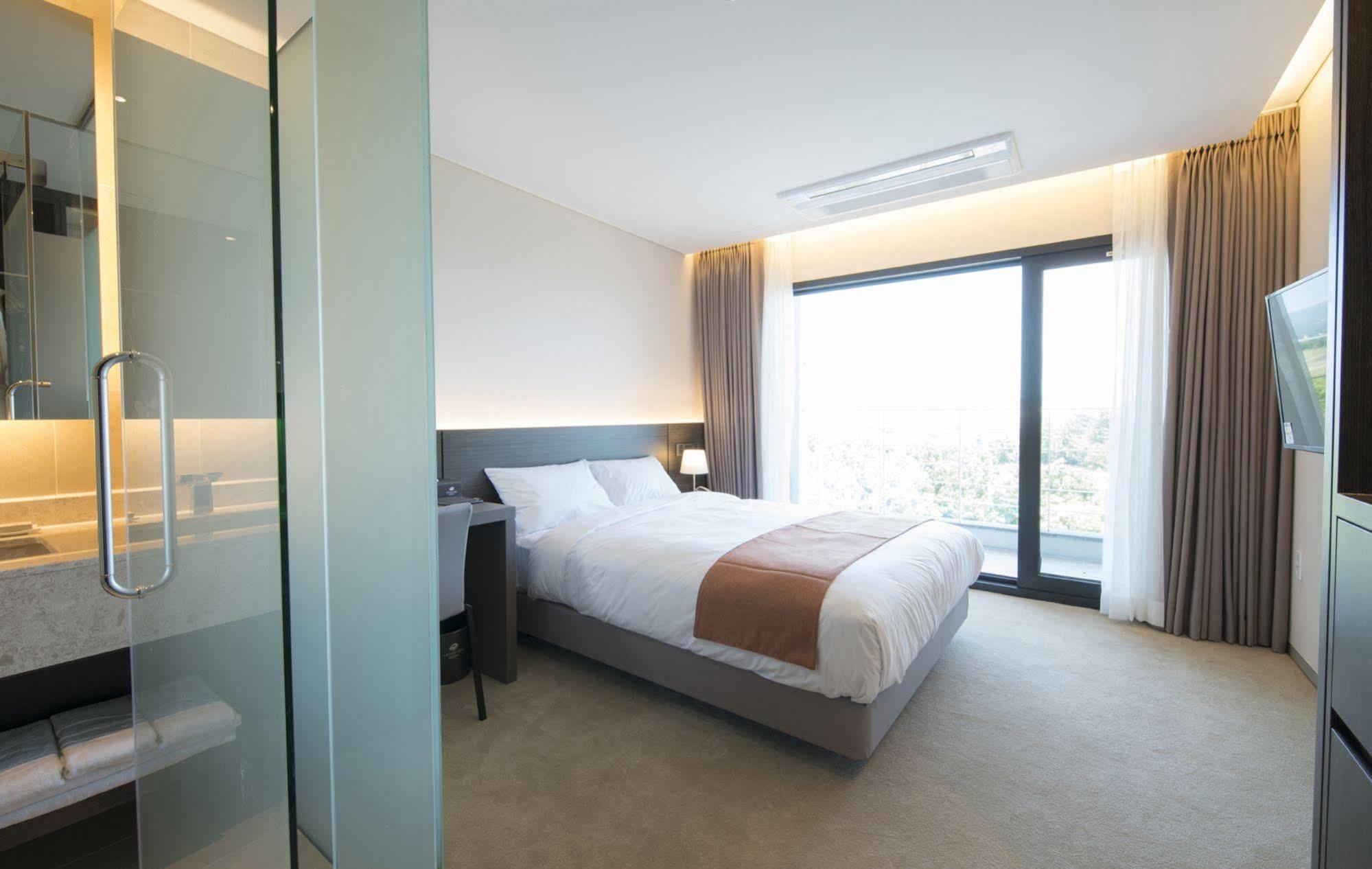 Grand Mer Hotel Seogwipo Ocean Exterior photo