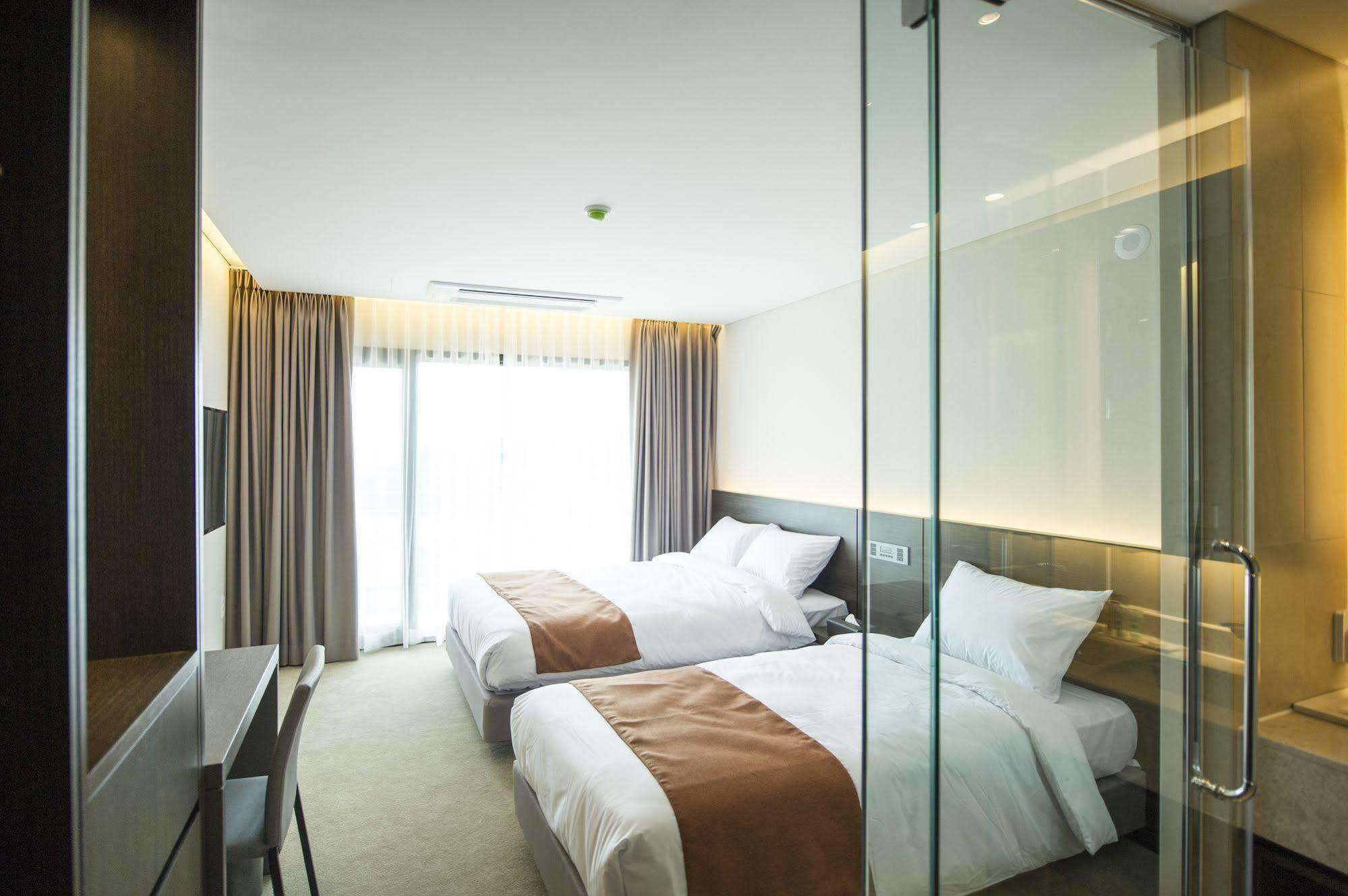 Grand Mer Hotel Seogwipo Ocean Exterior photo