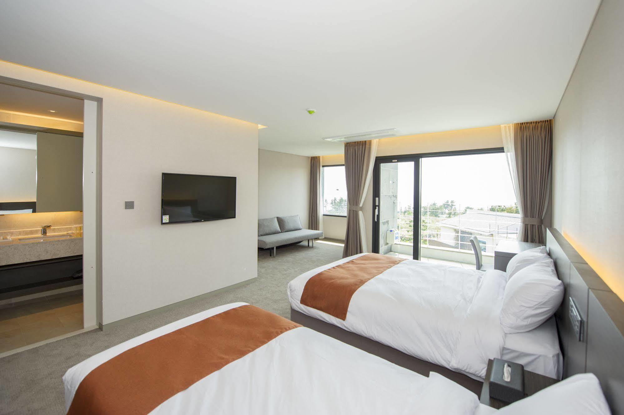 Grand Mer Hotel Seogwipo Ocean Exterior photo